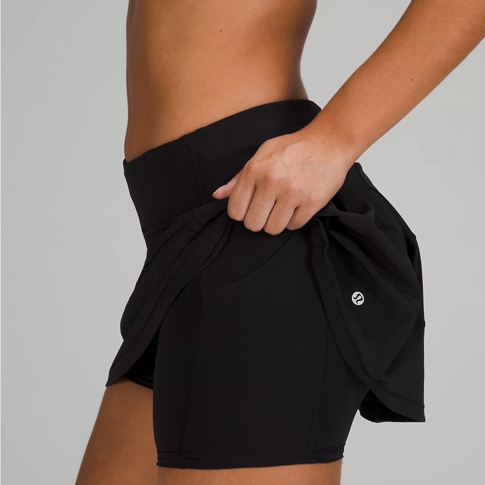 Lululemon Pace Rival Skirt mid rise
Size 6